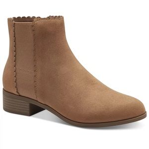 NWOB Scalloped Ankle Booties